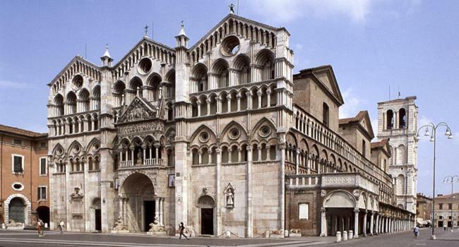Вілла Charming Flat In Centro A Ferrara Con Posto Auto Екстер'єр фото