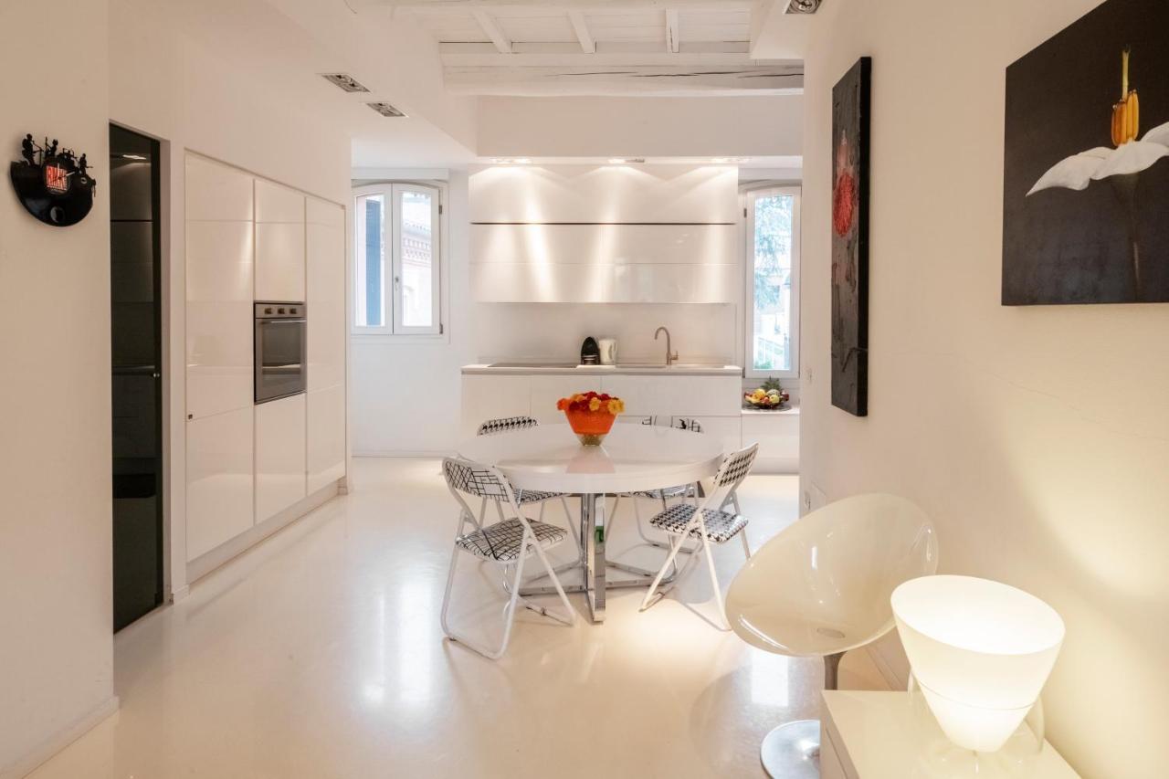 Вілла Charming Flat In Centro A Ferrara Con Posto Auto Екстер'єр фото