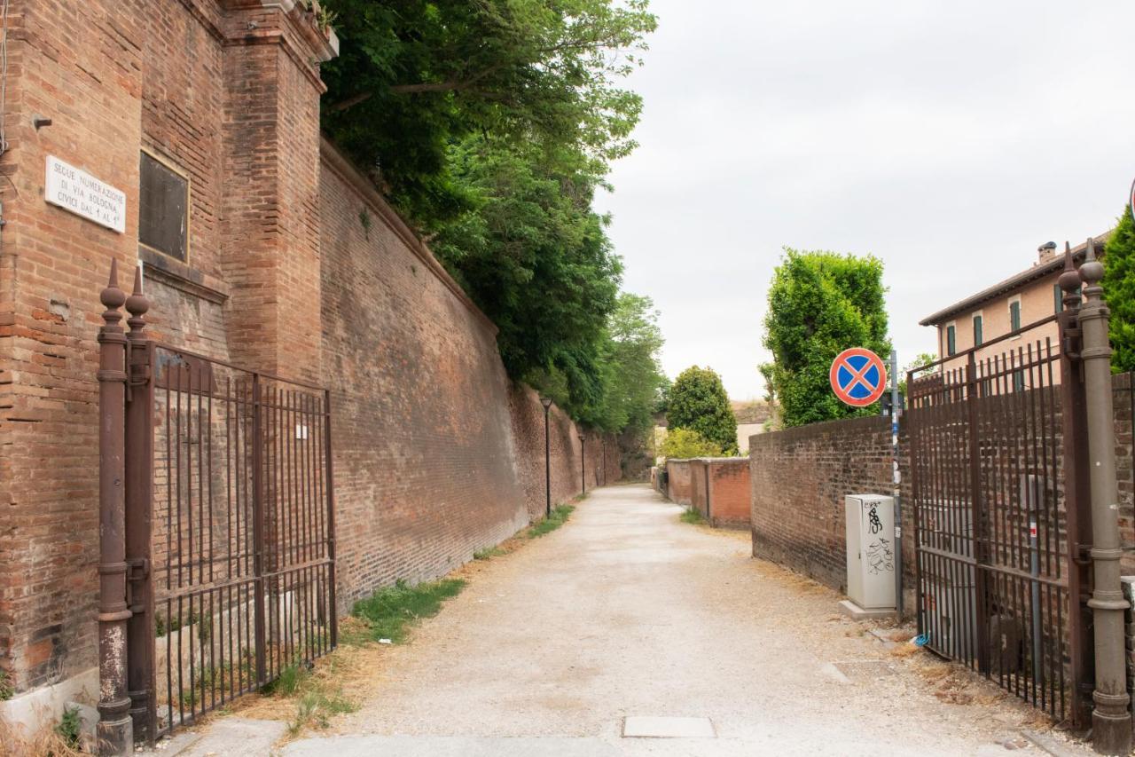 Вілла Charming Flat In Centro A Ferrara Con Posto Auto Екстер'єр фото