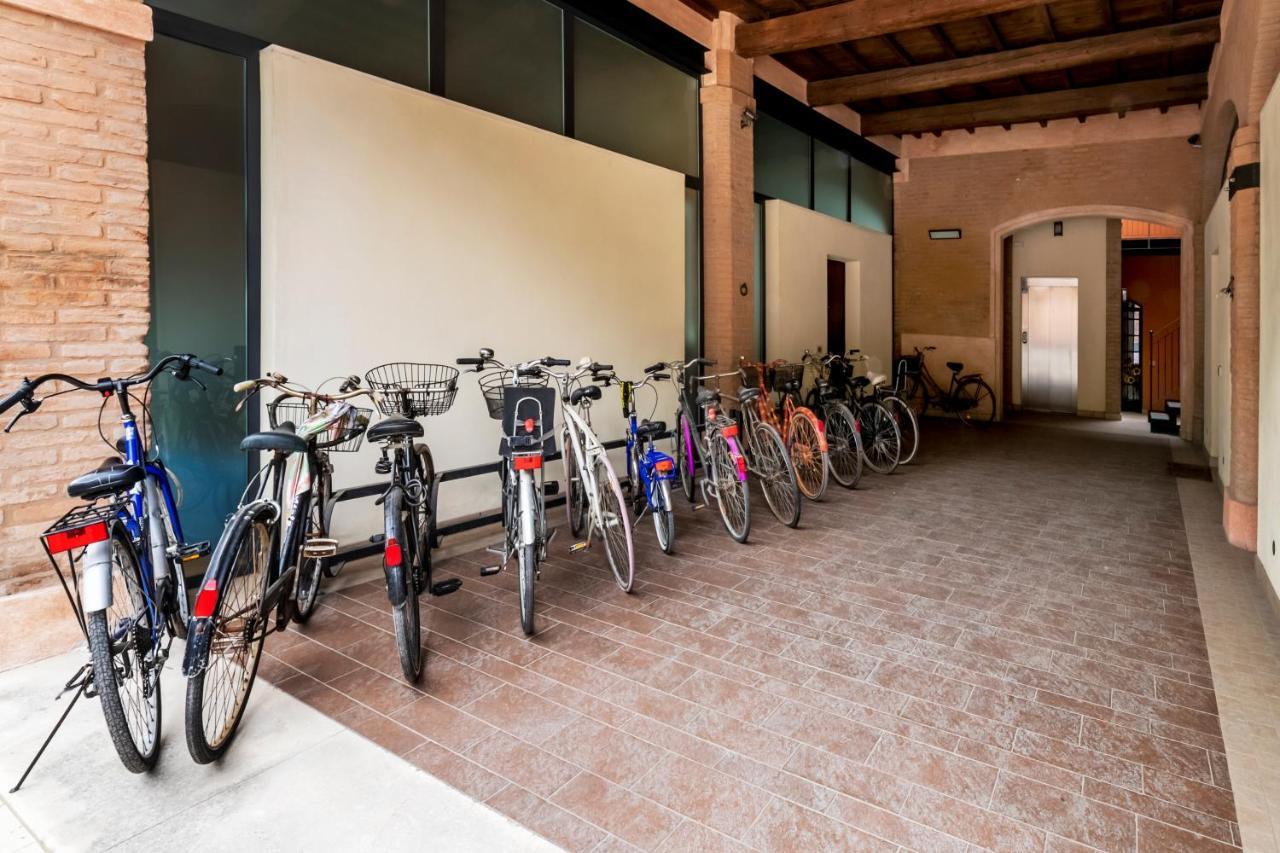 Вілла Charming Flat In Centro A Ferrara Con Posto Auto Екстер'єр фото