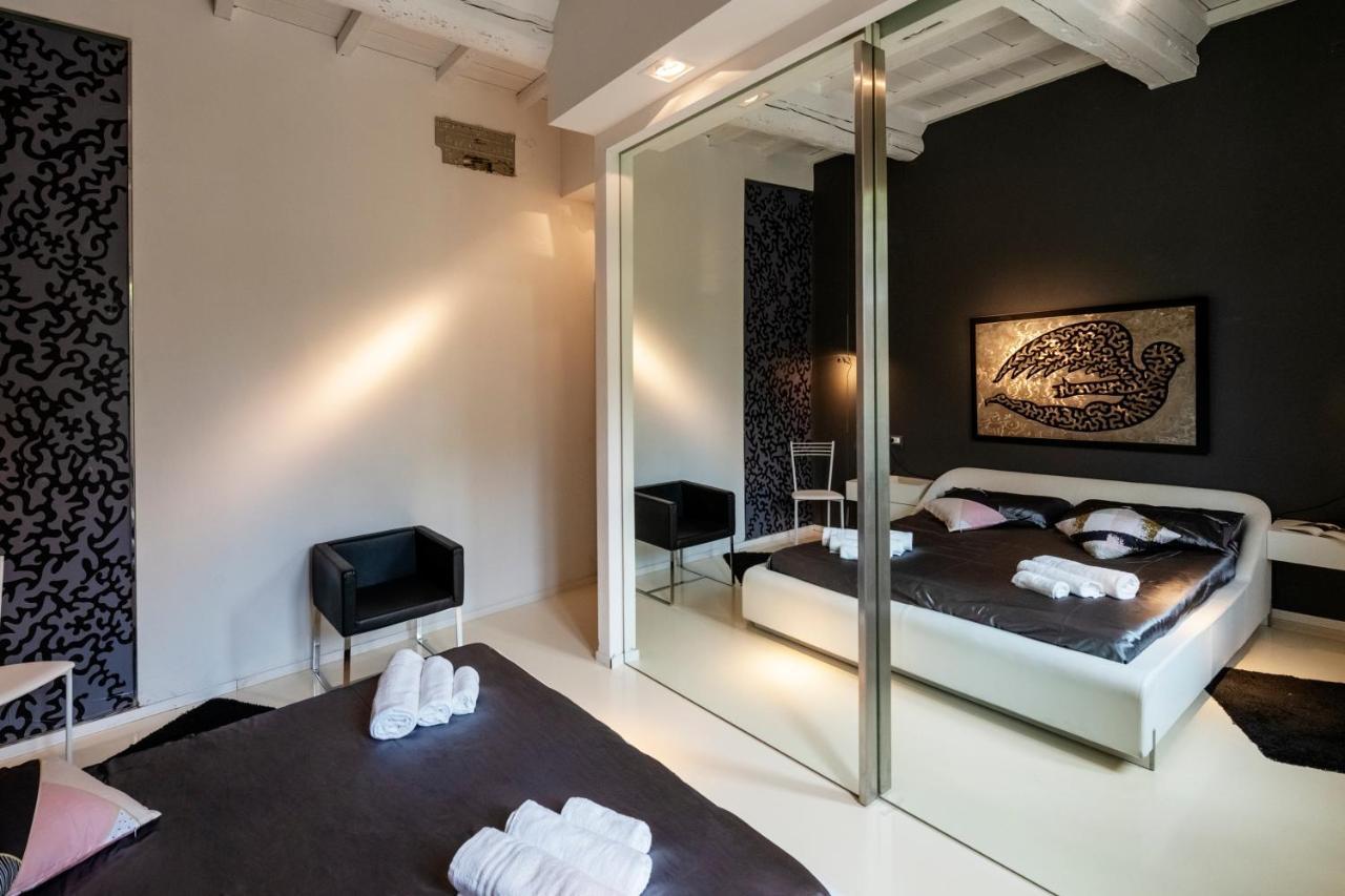 Вілла Charming Flat In Centro A Ferrara Con Posto Auto Екстер'єр фото