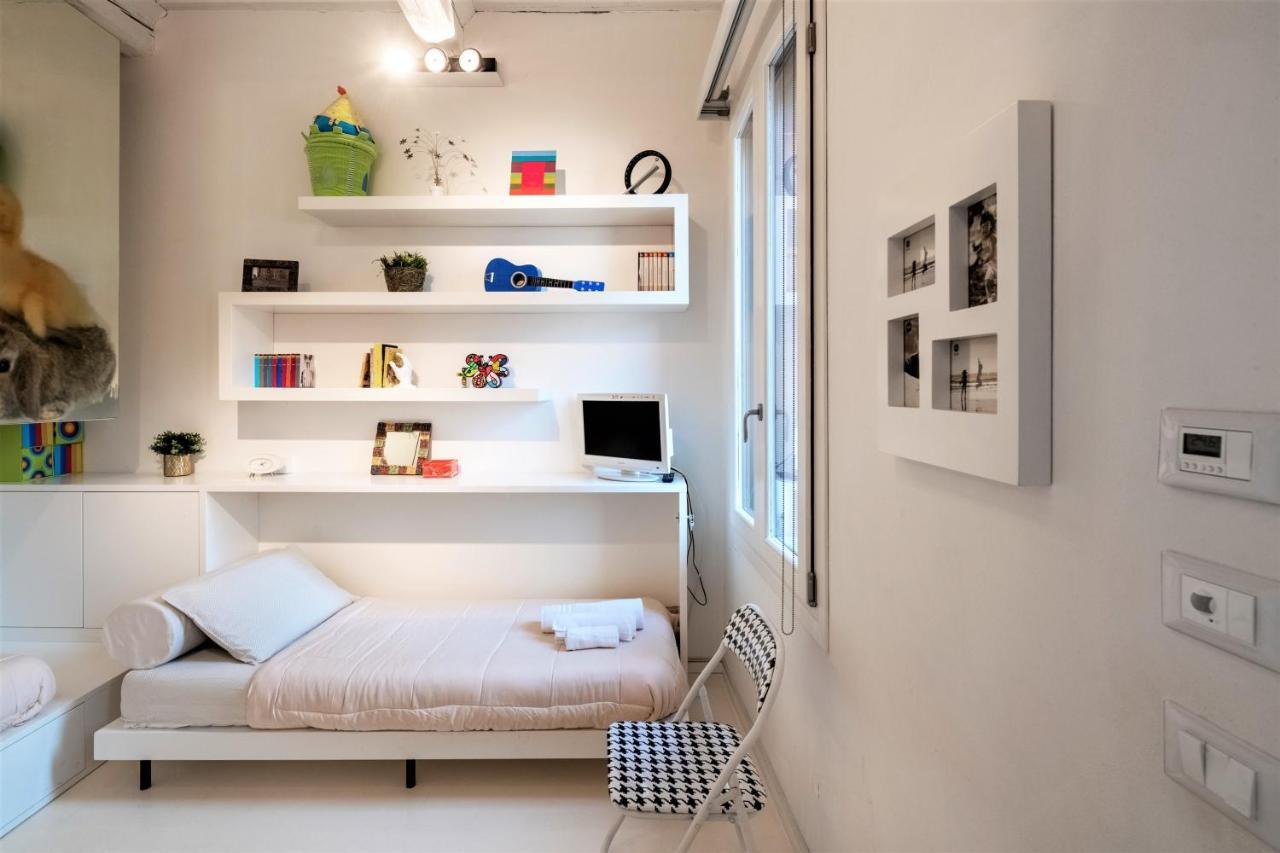Вілла Charming Flat In Centro A Ferrara Con Posto Auto Екстер'єр фото